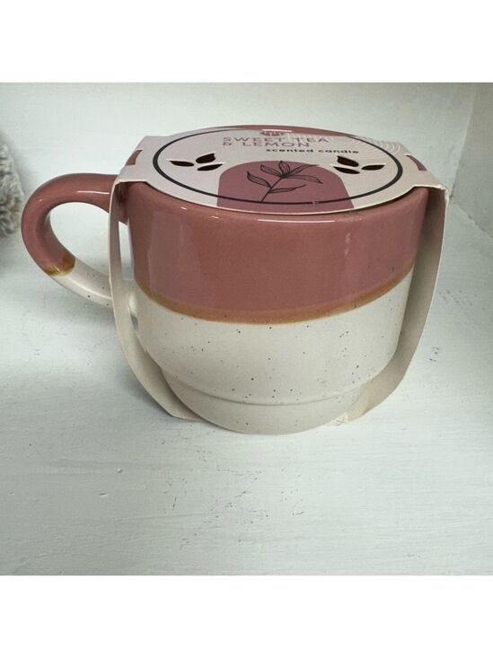 Huntington Home Other - Huntington Home Sweet Tea & Lemon Candle